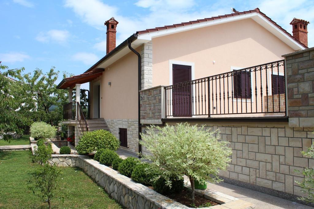 Apartments Dalia Lovran Bagian luar foto